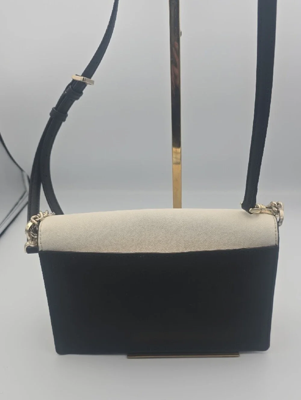 Kate Spade Cream/Black 3 Way Colorblock W/ Pink Chain Med/Large Crossbody (EUC)✨